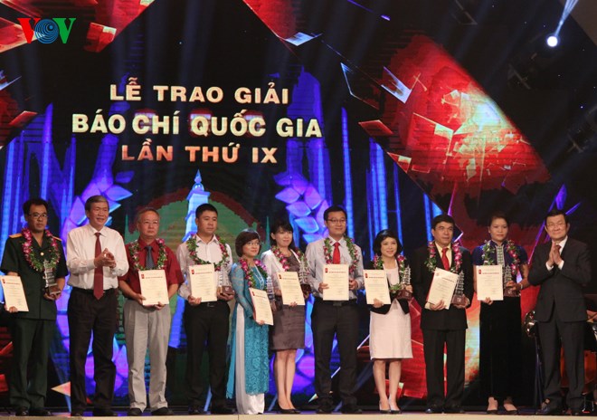 118 ผลงานของสื่อสารมวลชนได้รับรางวัลหนังสือพิมพ์แห่งชาติครั้งที่ 9 ประจำปี 2014